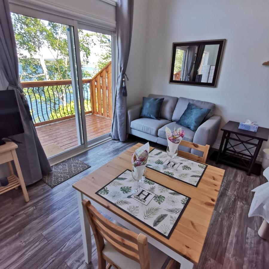 Knotty Pine Ocean Front Suite - Adults Only 인고니시 외부 사진