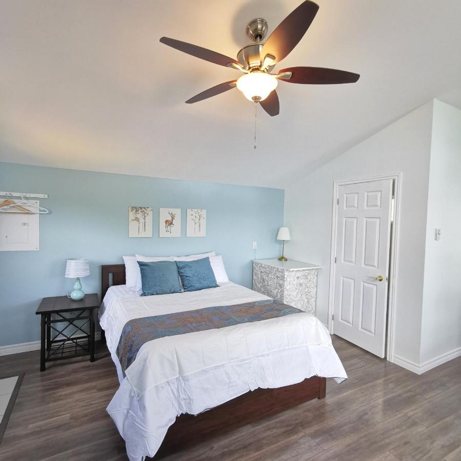 Knotty Pine Ocean Front Suite - Adults Only 인고니시 외부 사진