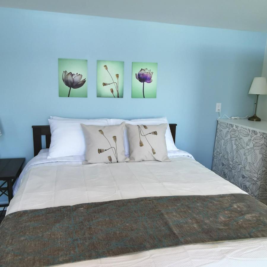 Knotty Pine Ocean Front Suite - Adults Only 인고니시 외부 사진