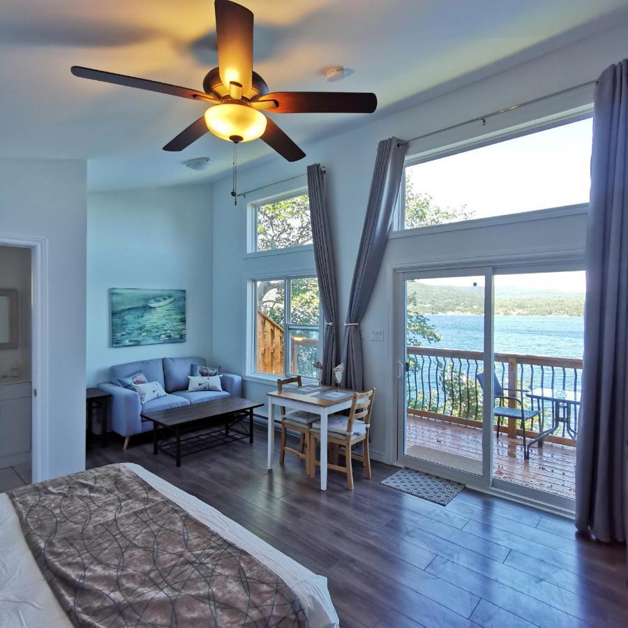 Knotty Pine Ocean Front Suite - Adults Only 인고니시 외부 사진
