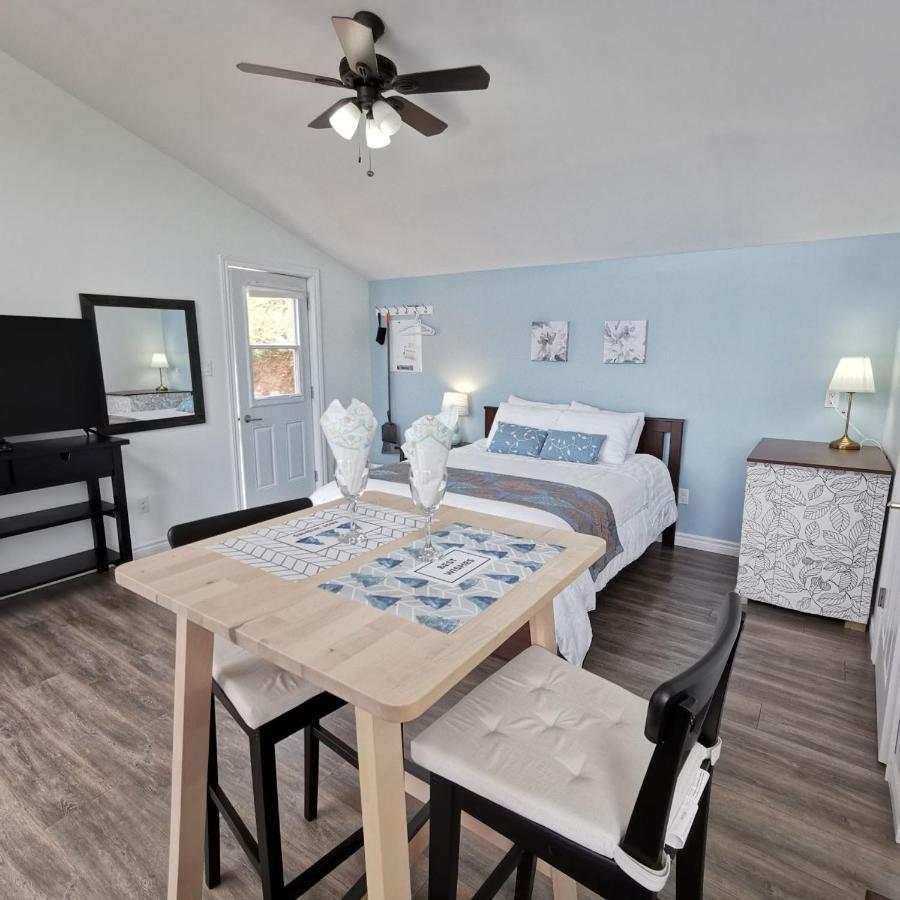 Knotty Pine Ocean Front Suite - Adults Only 인고니시 외부 사진