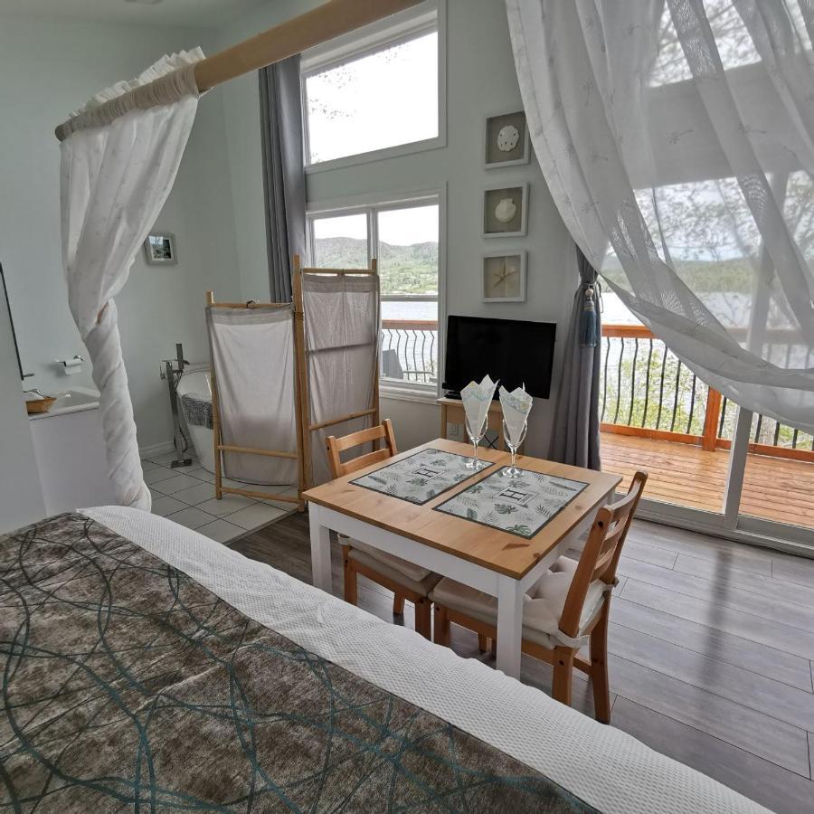 Knotty Pine Ocean Front Suite - Adults Only 인고니시 외부 사진