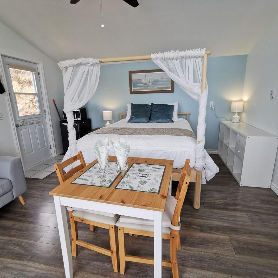 Knotty Pine Ocean Front Suite - Adults Only 인고니시 외부 사진
