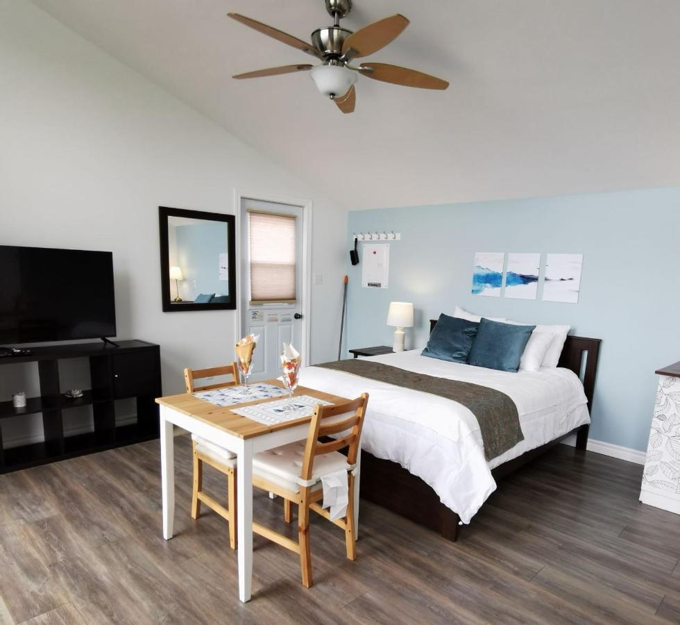 Knotty Pine Ocean Front Suite - Adults Only 인고니시 외부 사진