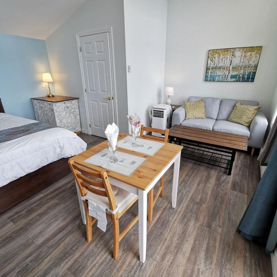 Knotty Pine Ocean Front Suite - Adults Only 인고니시 외부 사진