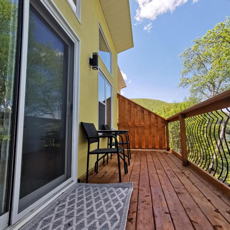 Knotty Pine Ocean Front Suite - Adults Only 인고니시 외부 사진