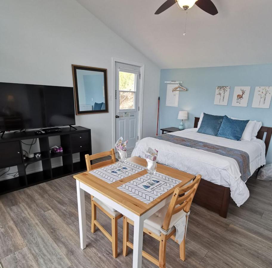 Knotty Pine Ocean Front Suite - Adults Only 인고니시 외부 사진