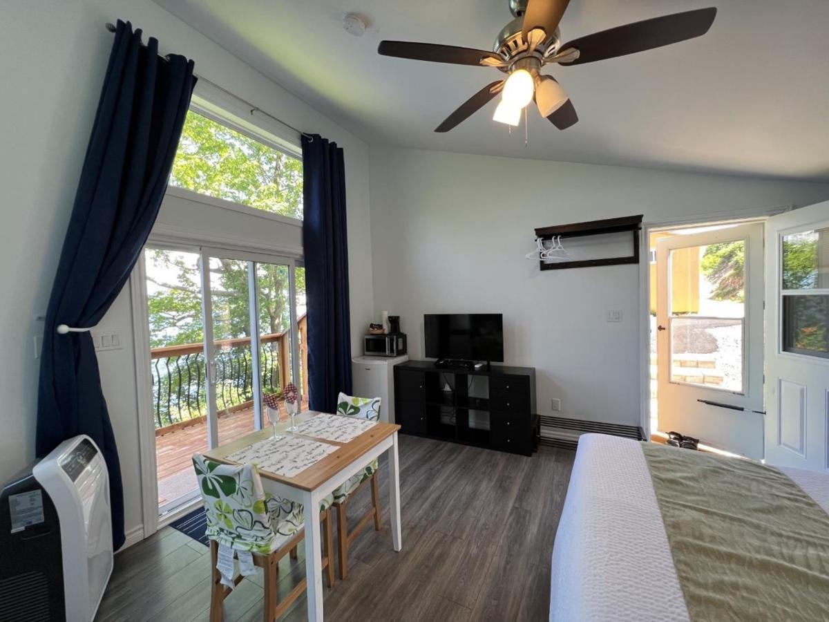 Knotty Pine Ocean Front Suite - Adults Only 인고니시 외부 사진