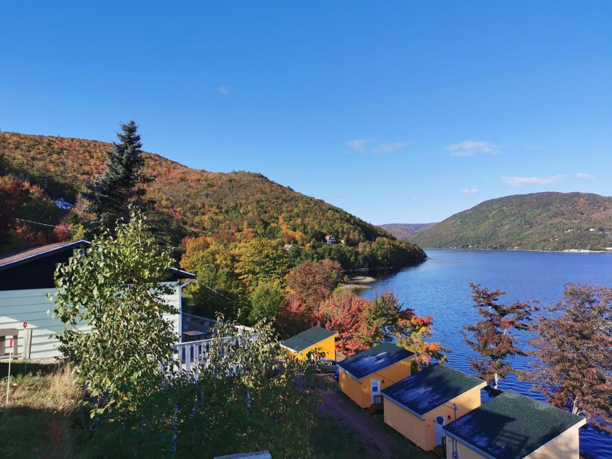 Knotty Pine Ocean Front Suite - Adults Only 인고니시 외부 사진