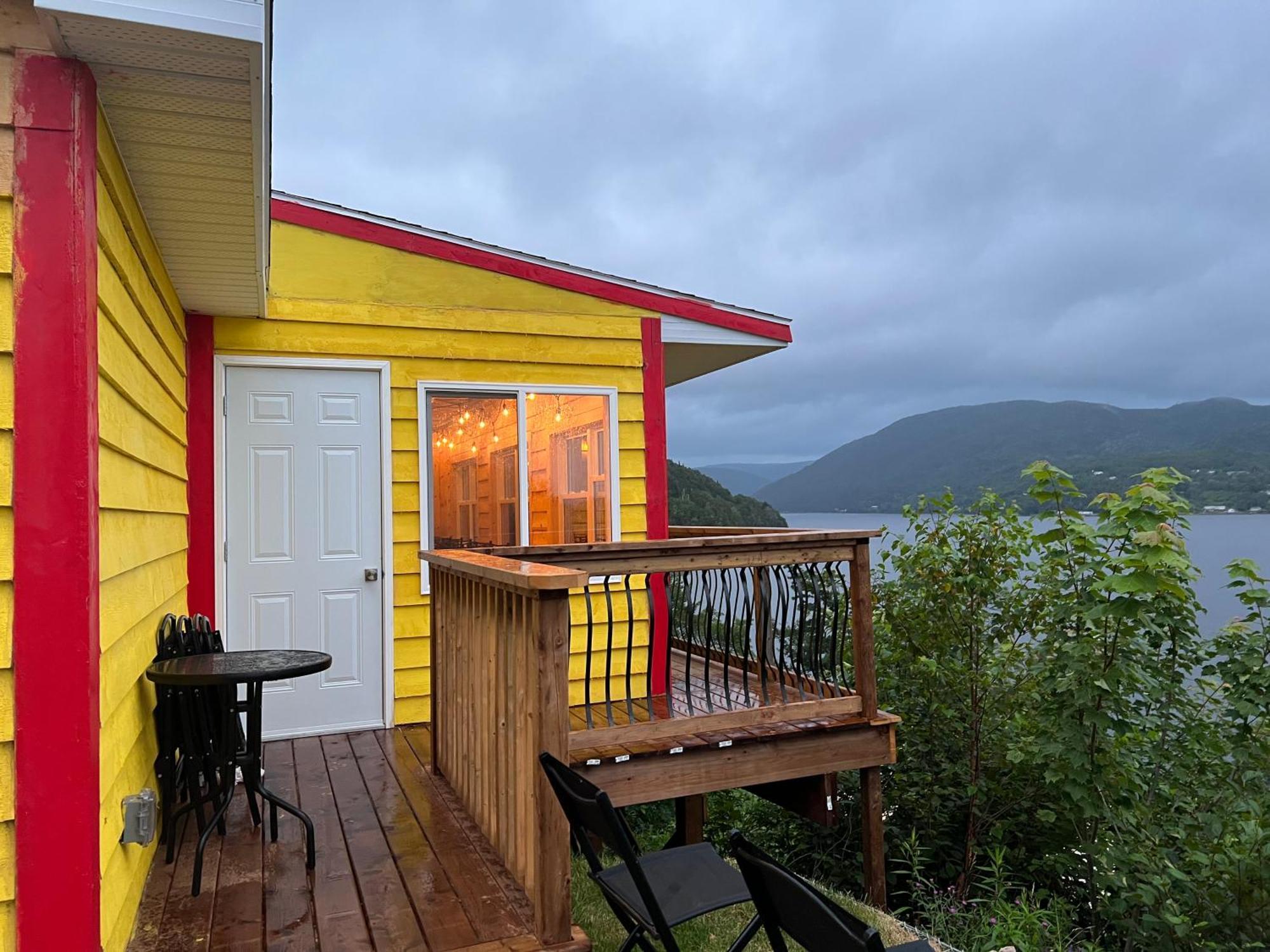 Knotty Pine Ocean Front Suite - Adults Only 인고니시 외부 사진