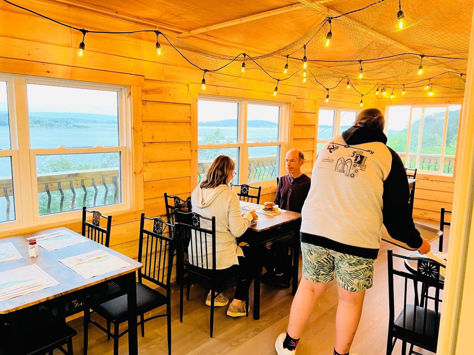 Knotty Pine Ocean Front Suite - Adults Only 인고니시 외부 사진