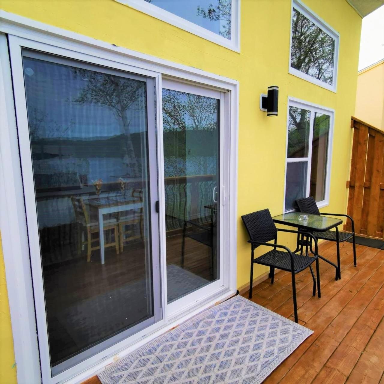 Knotty Pine Ocean Front Suite - Adults Only 인고니시 객실 사진